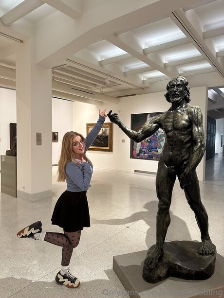 Simunka Show beautiful star pics