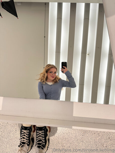 Simunka Show perfect model pics