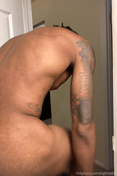 Bigfinishla pornstar photo