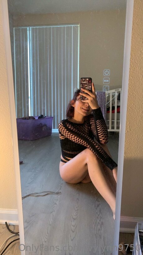 Ivylynn9750 hot star pic