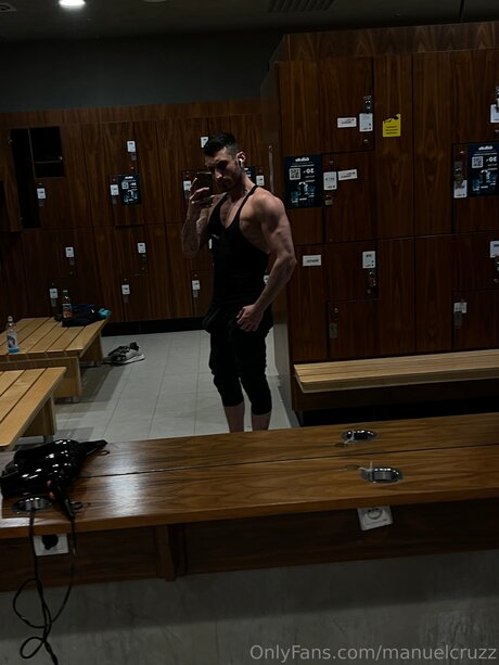 Manuelcruzz model nice image