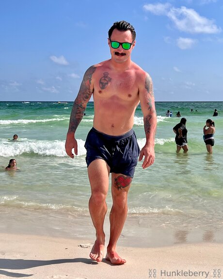 Im Your Hunkleberry nude pornstar pic