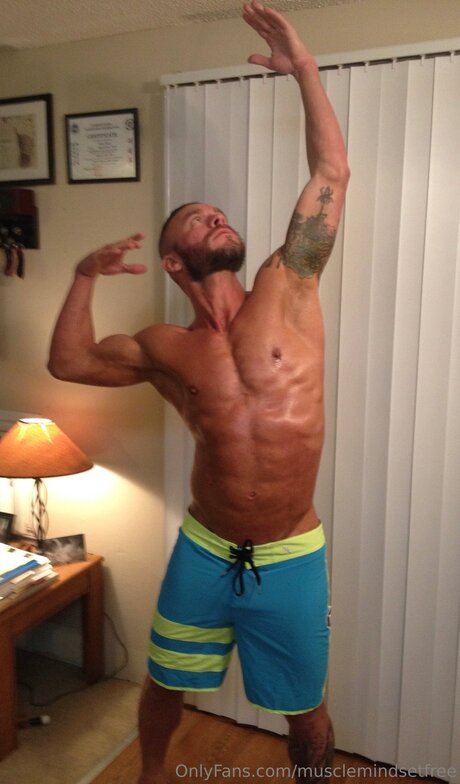 Musclemindsetfree model erotic gallery