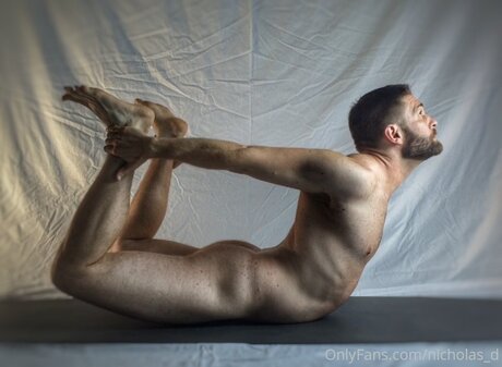 Nicholas D model naked img