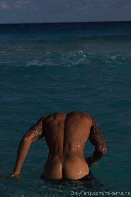 Mainzz model pornographic image