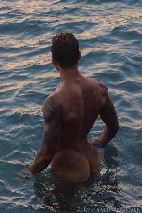 Mainzz model free photo