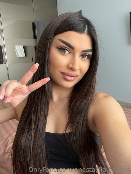 Mia Maddison pornstar naked photos