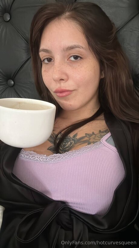 Hotcurvesqueen pornstar hot img