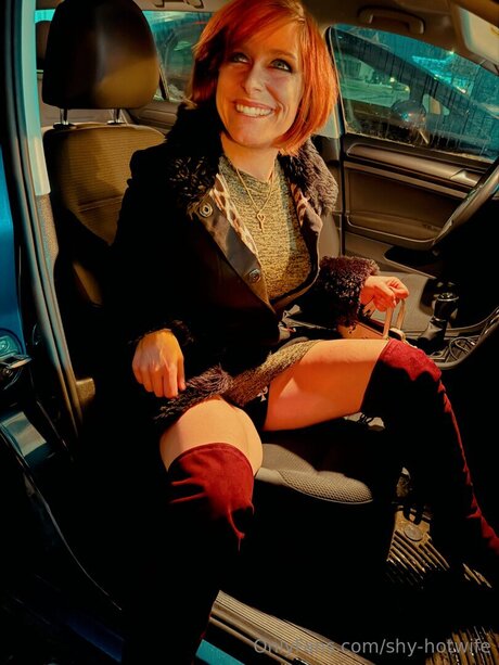 Shy Hotwife model nudes photos