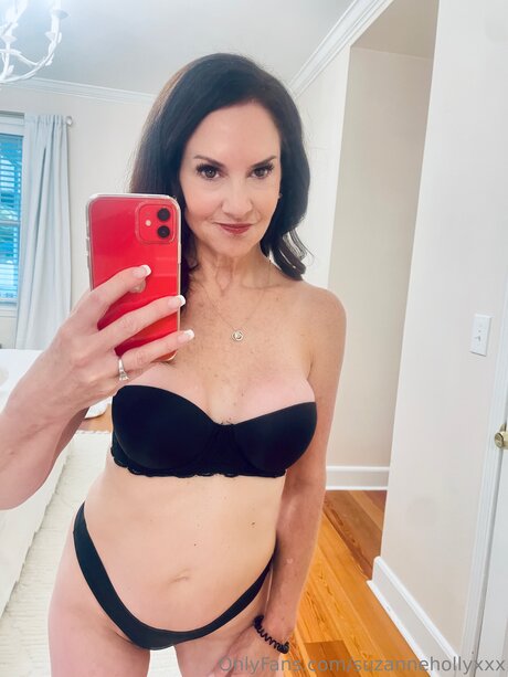 Suzannehollyxxx high quality model images