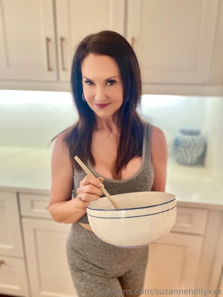 Suzannehollyxxx high quality model img