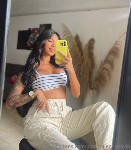 Bootyqueenevavip sexy pornstar picture