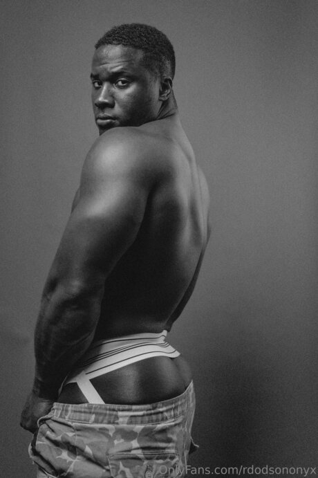 Rdodsononyx pornstar adult img