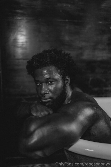 Rdodsononyx perfect model photo