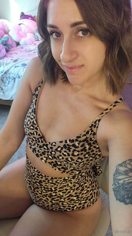 Katieverona pretty star photo