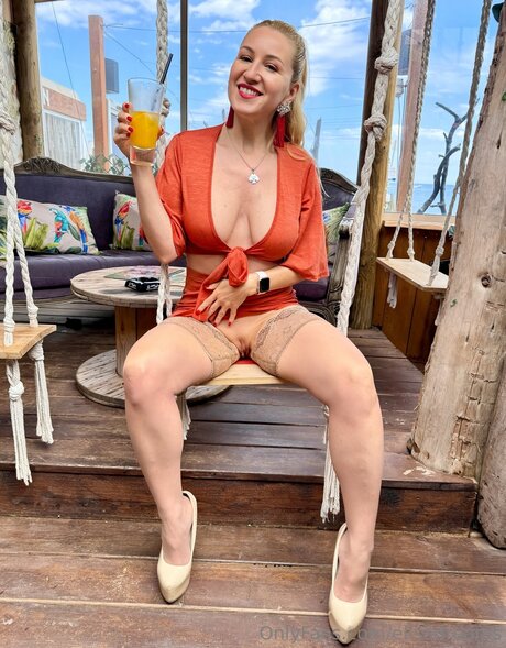 Elisadreams exclusive pornstar image