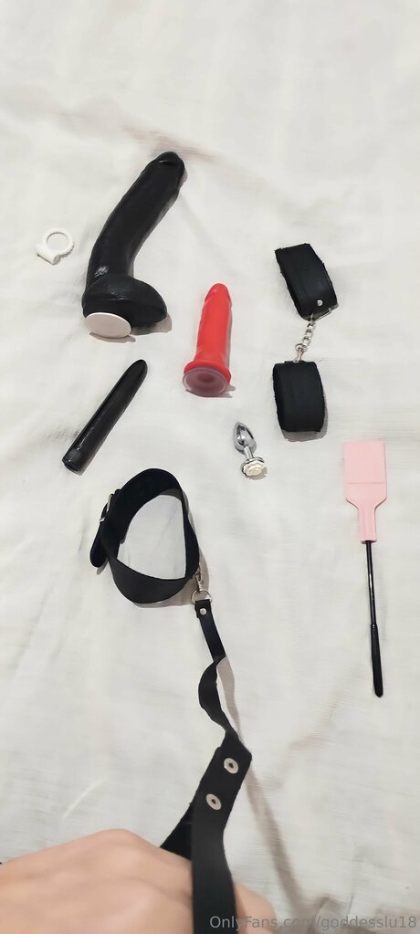 Goddesslu18 naked actress gallery