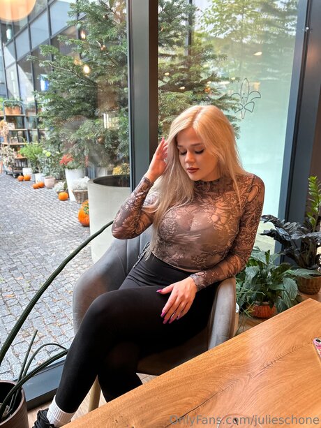 Julieschone star sex gallery