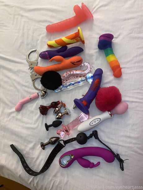 Eyeheartjasss model pornographic archive