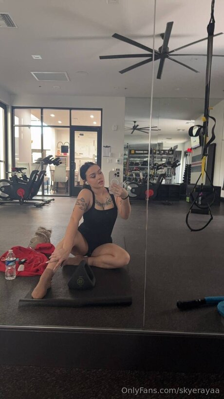 Skyerayaa pornstar nudes gallery