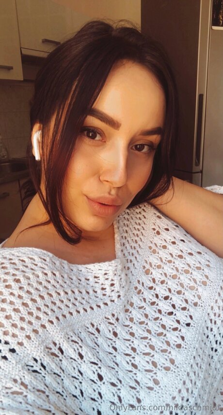 Hildaschmidt model art img