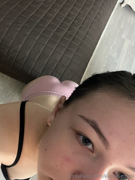 Kleine Emmi sexy model photo