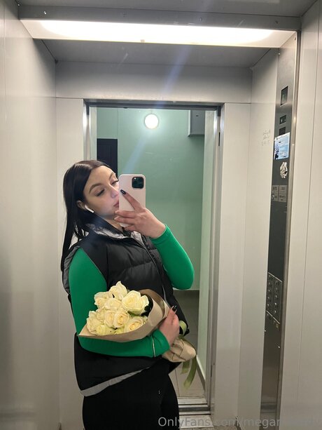 Babymegaan beautiful model pics