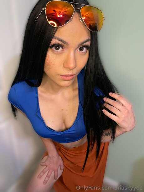 Ariaskyyee star top images