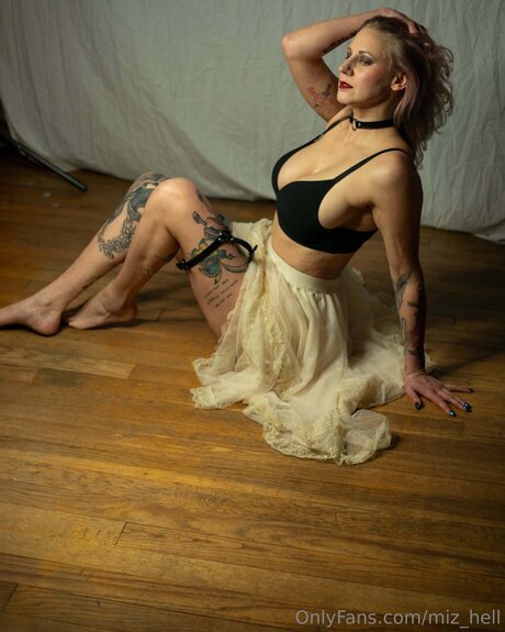 Miz Hell nudes pornstar gallery