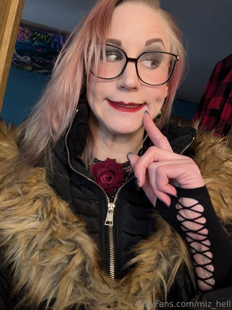 Miz Hell porn star pictures