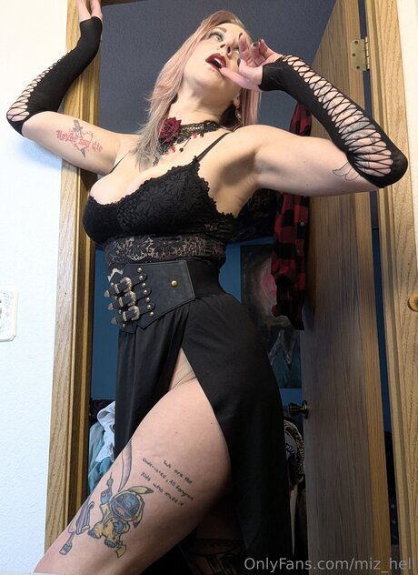 Miz Hell free model picture