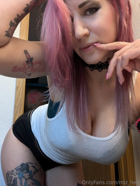 Miz Hell beautiful actress pic