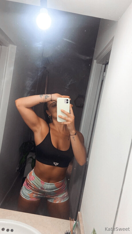 Katesweet22 pornstar naked picture