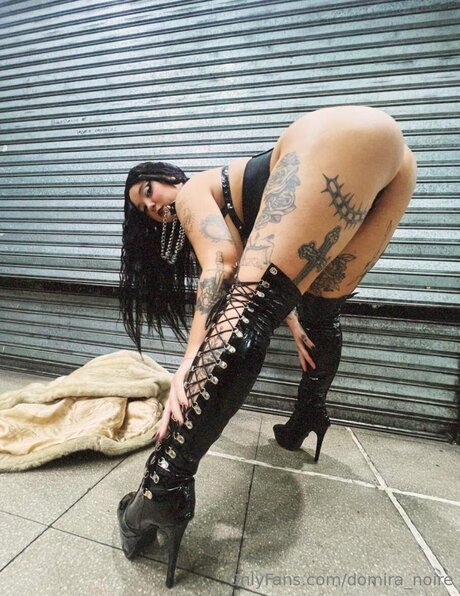 Domira Noire model free pic