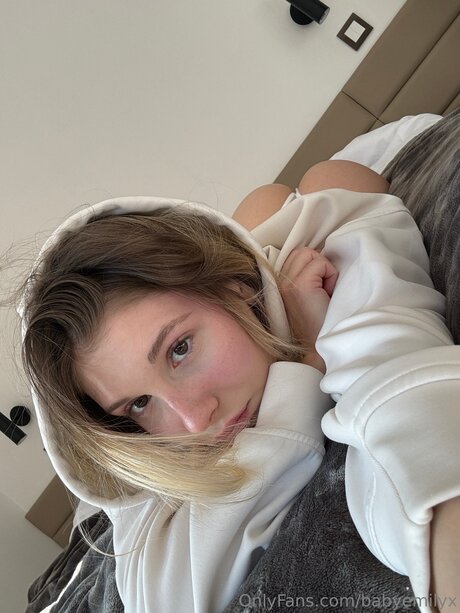 Babyemilyx nude star images