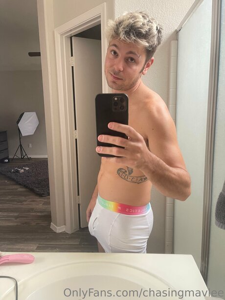 Chasingmavlee naked model pic