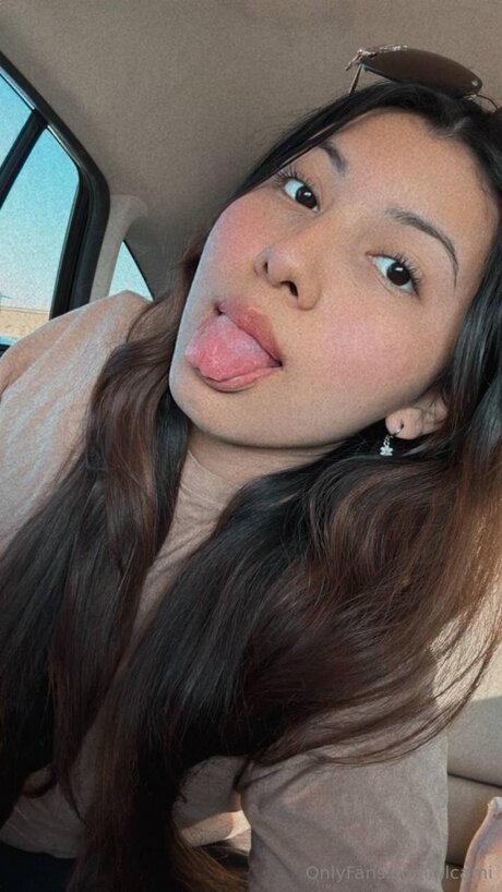 Lilcami pornstar hot pics