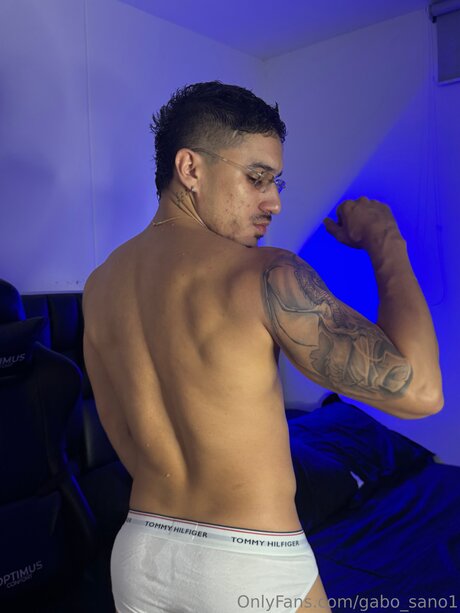 Gabo Sano1 model naked photo