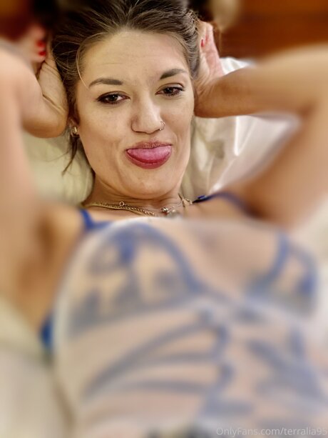 Justanakedstoner hot model pic