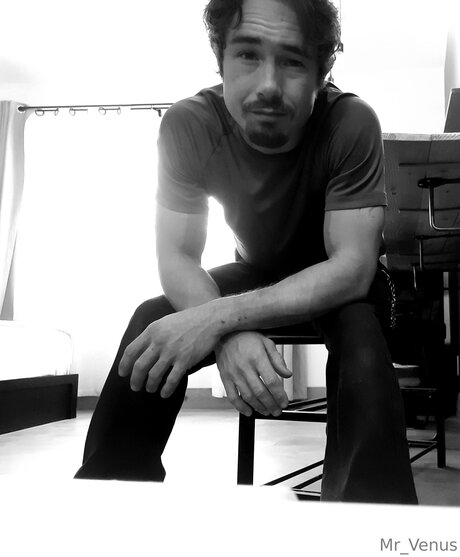 Mr Venus free model photo