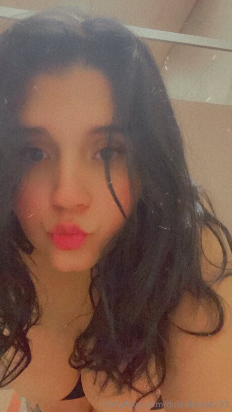 Dulcebesos233 erotic star img