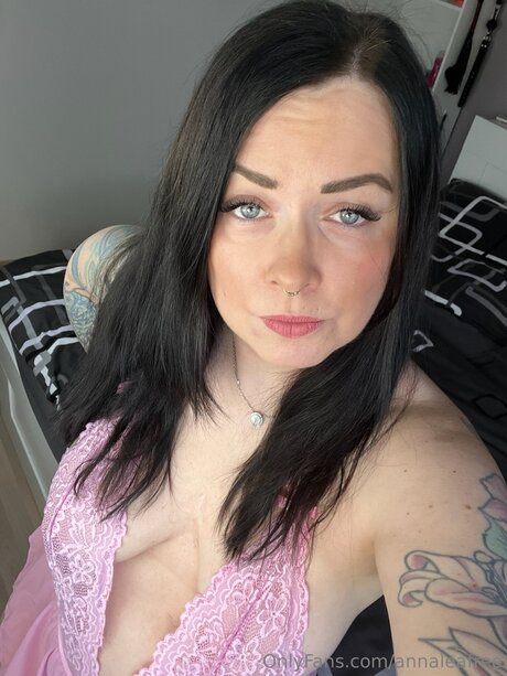 Annaleafree pornstar high quality gallery