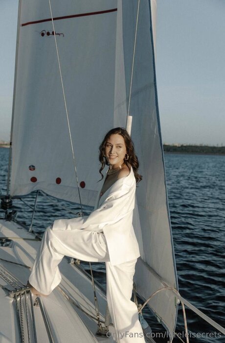 Loreleisecrets star perfect pictures