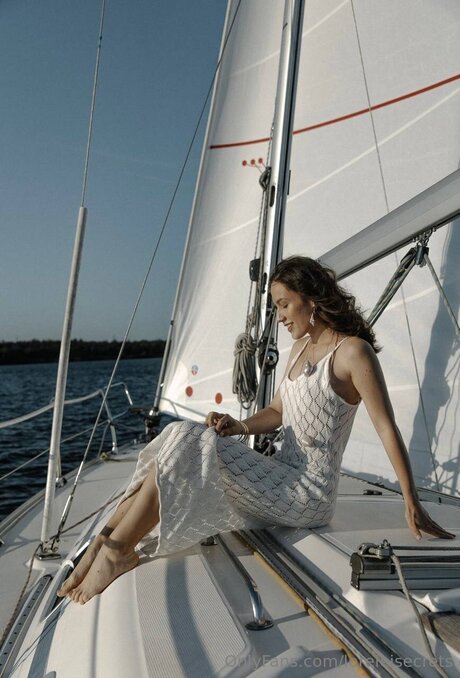 Loreleisecrets naked pornstar picture