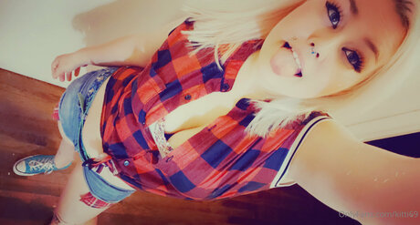 Kitti69 model sexy pic