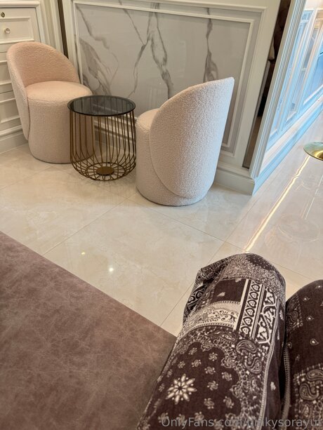 Pinkysorayut hd pornstar image