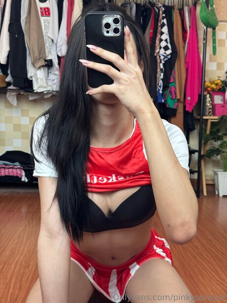 Pinkysorayut nude model pictures