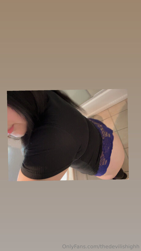 Thedevilishighh pornstar hot img