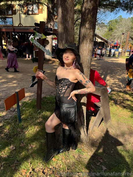 Marilunafansfree pornstar hot pics