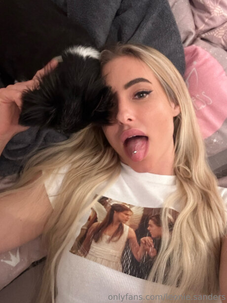 Leonie Sanders exclusive actress image